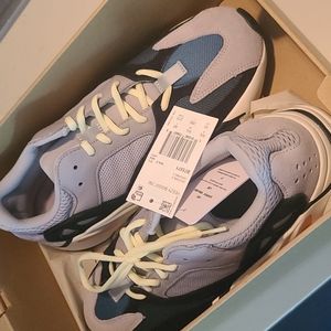 Yeezy Boost 700